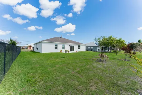 138 SW Carter Avenue Port St Lucie FL 34983
