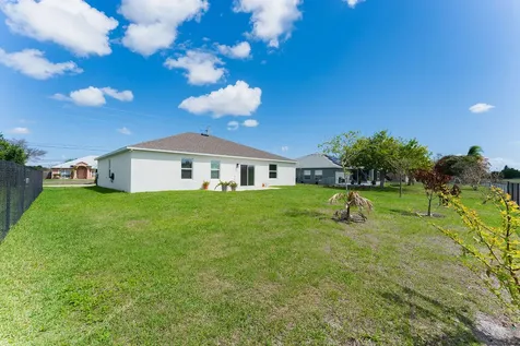 138 SW Carter Avenue Port St Lucie FL 34983