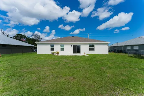 138 SW Carter Avenue Port St Lucie FL 34983
