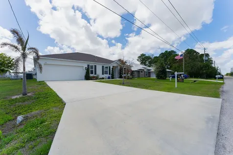 138 SW Carter Avenue Port St Lucie FL 34983