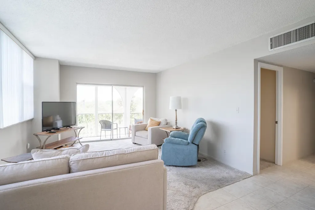 250 NE 20th Street Boca Raton FL 33431