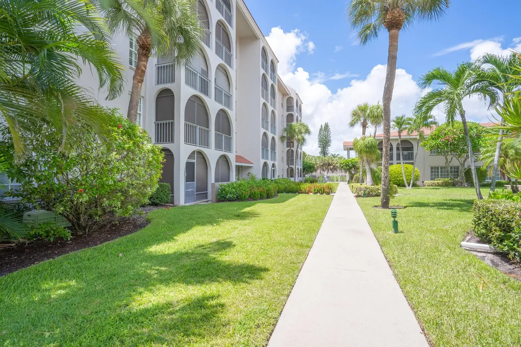 250 NE 20th Street Boca Raton FL 33431