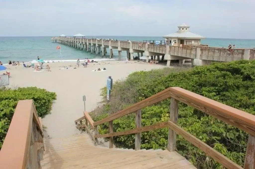 907 Marina Drive North Palm Beach FL 33408