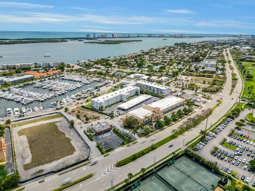 907 Marina Drive North Palm Beach FL 33408