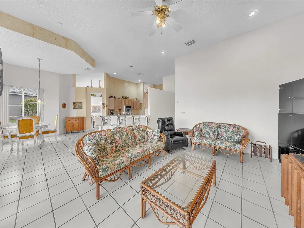 5111 NW 104th Avenue Coral Springs FL 33076