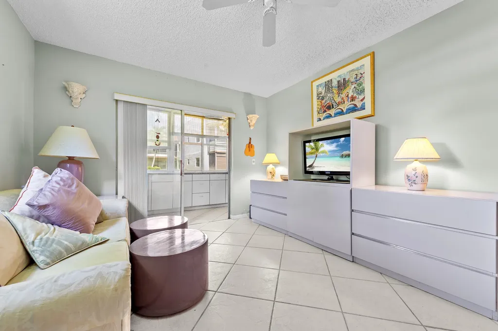344 Piedmont Delray Beach FL 33484