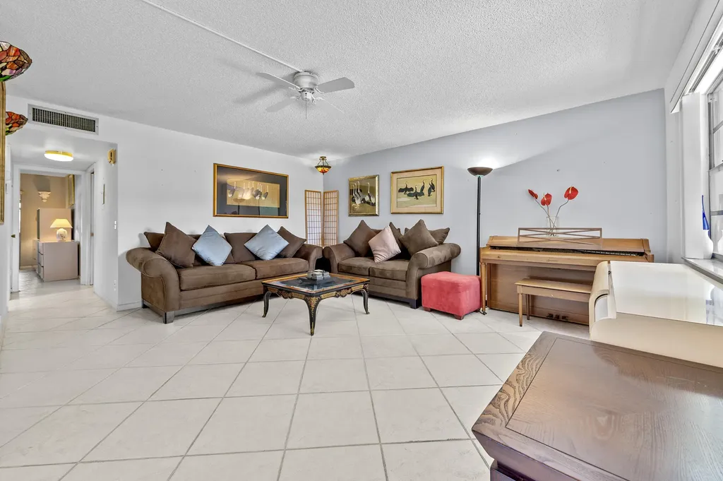 344 Piedmont Delray Beach FL 33484