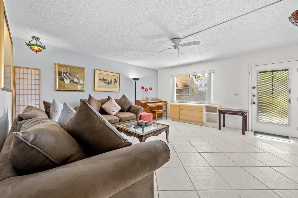 344 Piedmont Delray Beach FL 33484