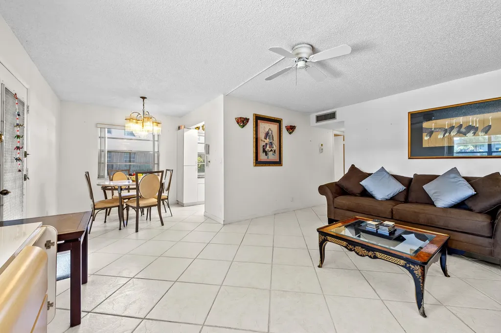 344 Piedmont Delray Beach FL 33484
