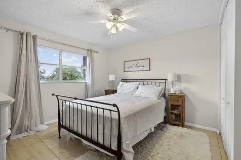 202 Oxford 200 West Palm Beach FL 33417