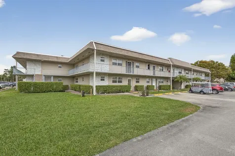 202 Oxford 200 West Palm Beach FL 33417
