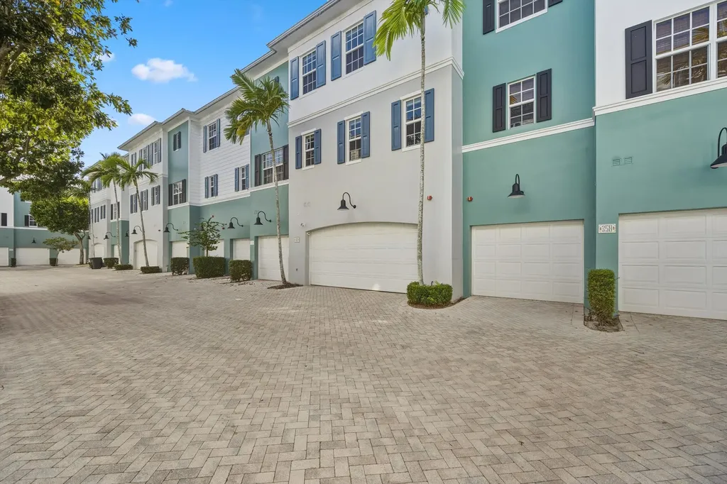 362 E Mallory Circle Delray Beach FL 33483
