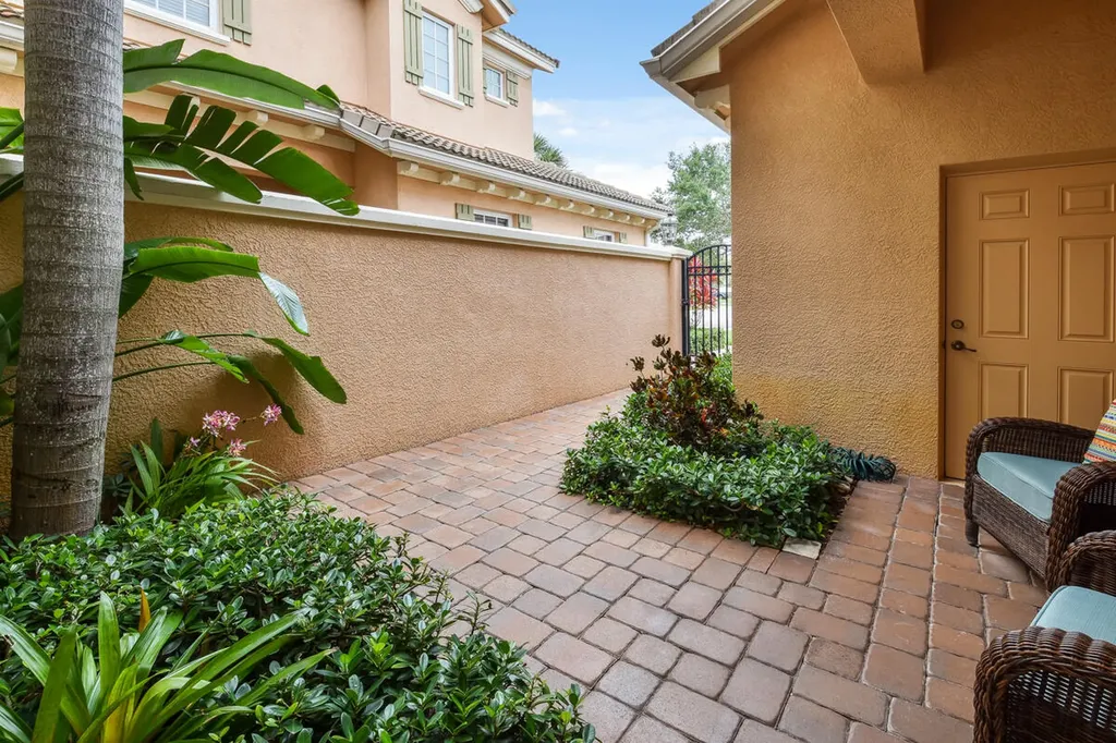4679 Cadiz Circle Palm Beach Gardens FL 33418