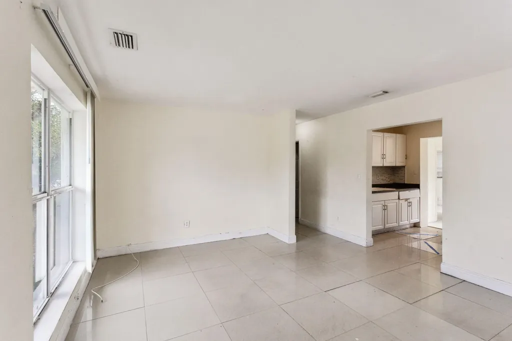 520 NE 45th Street Deerfield Beach FL 33064