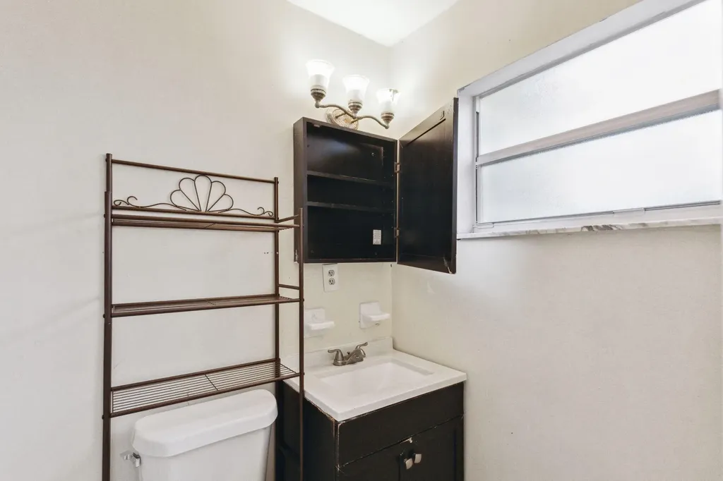 520 NE 45th Street Deerfield Beach FL 33064