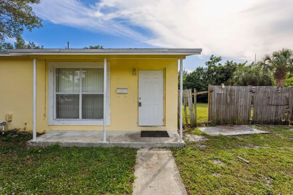 520 NE 45th Street Deerfield Beach FL 33064