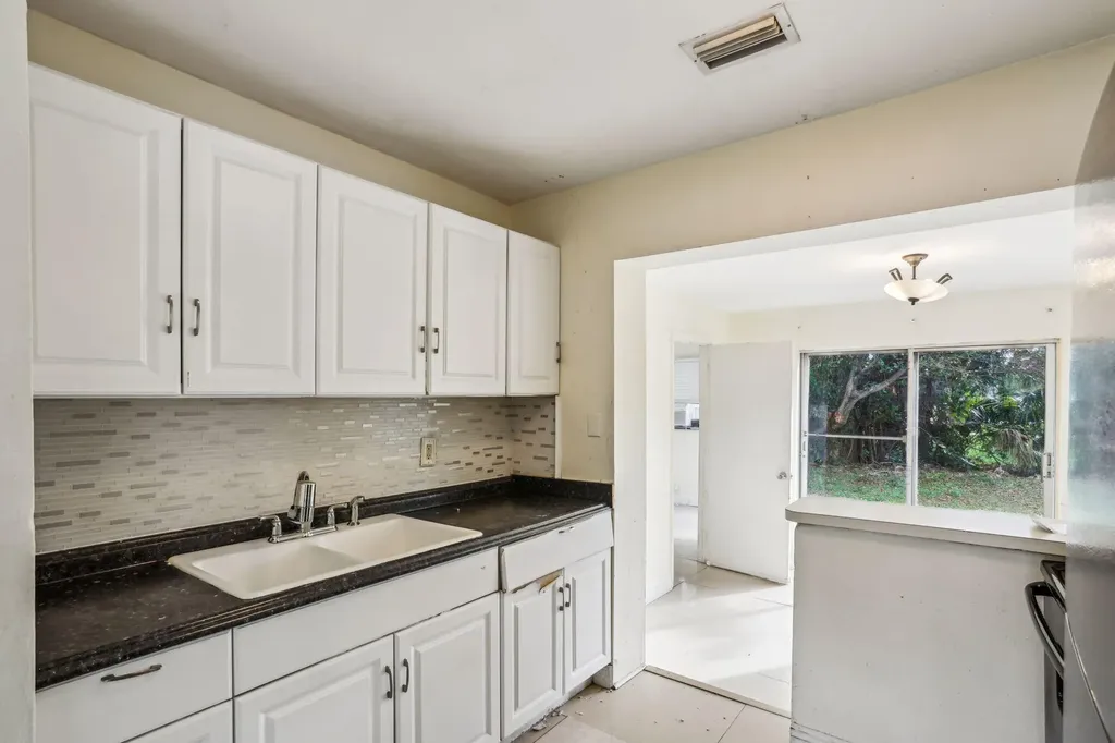 520 NE 45th Street Deerfield Beach FL 33064