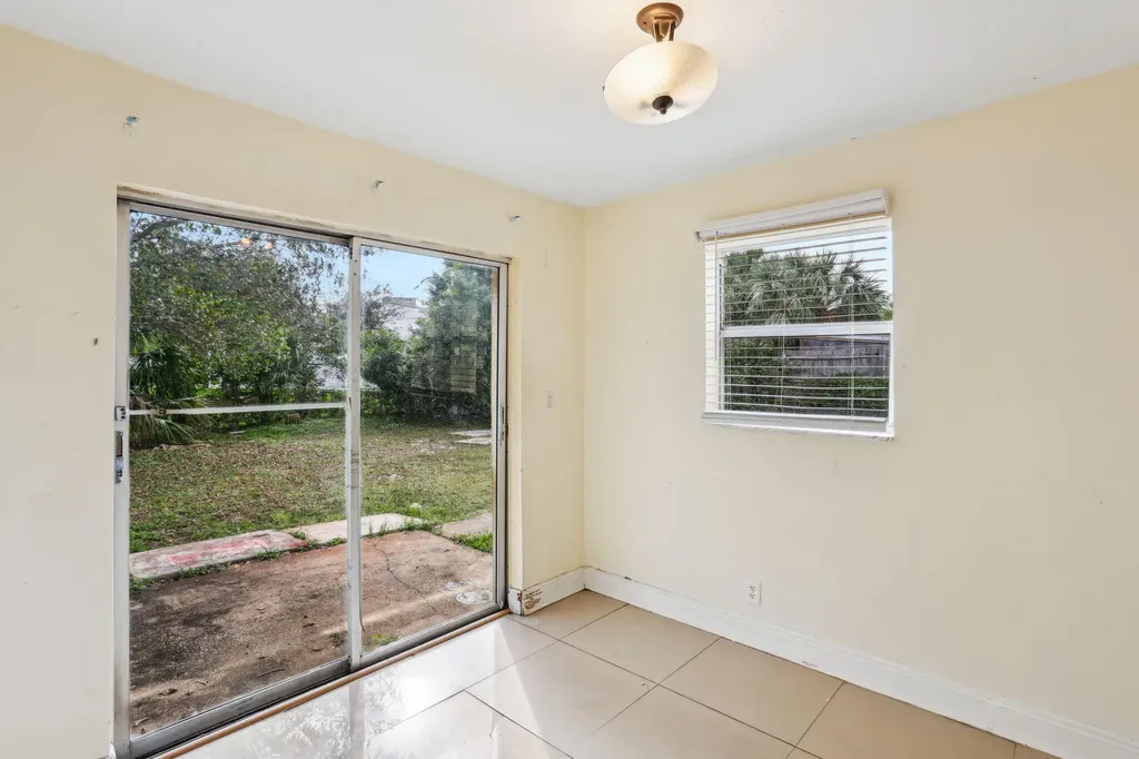 520 NE 45th Street Deerfield Beach FL 33064