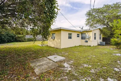 520 NE 45th Street Deerfield Beach FL 33064