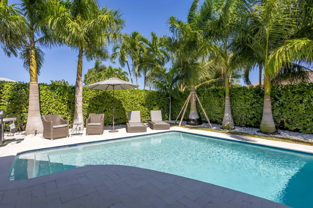 2520 SW 5th Street Boynton Beach FL 33435