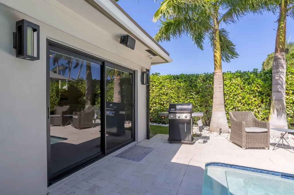 2520 SW 5th Street Boynton Beach FL 33435