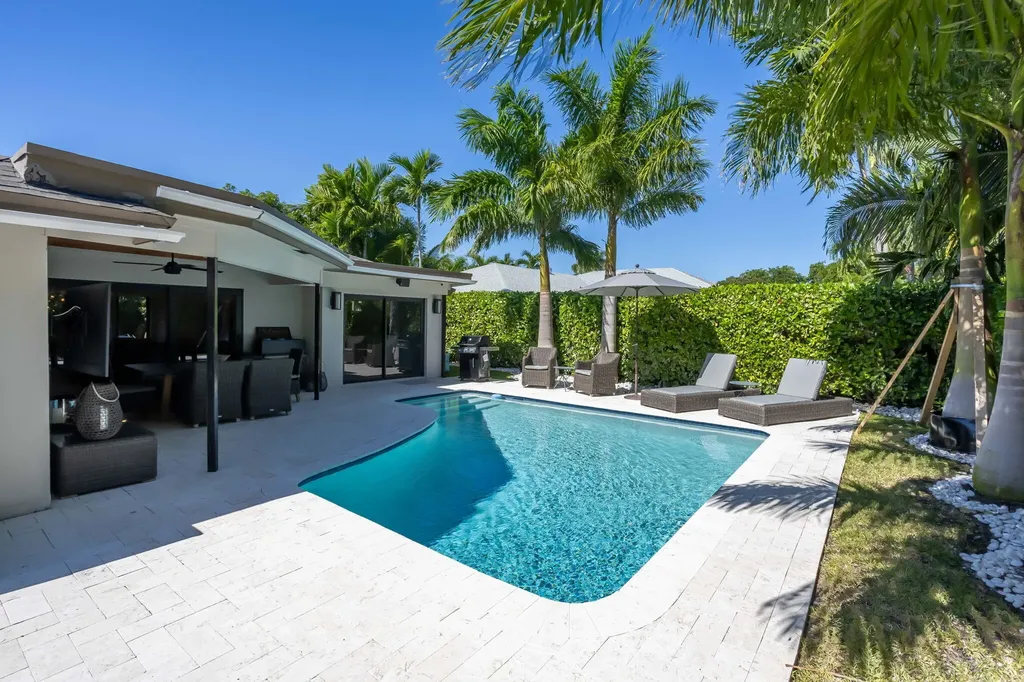 2520 SW 5th Street Boynton Beach FL 33435