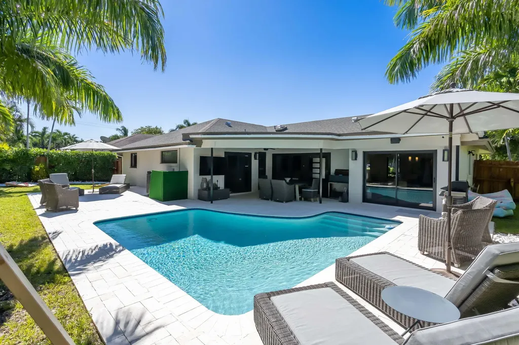 2520 SW 5th Street Boynton Beach FL 33435