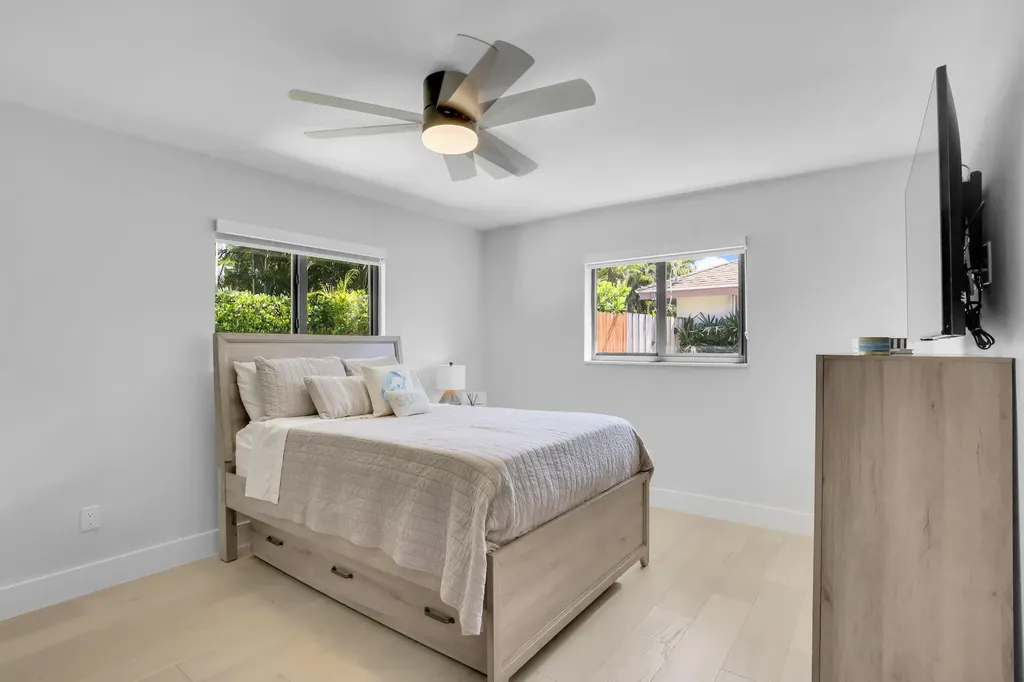 2520 SW 5th Street Boynton Beach FL 33435
