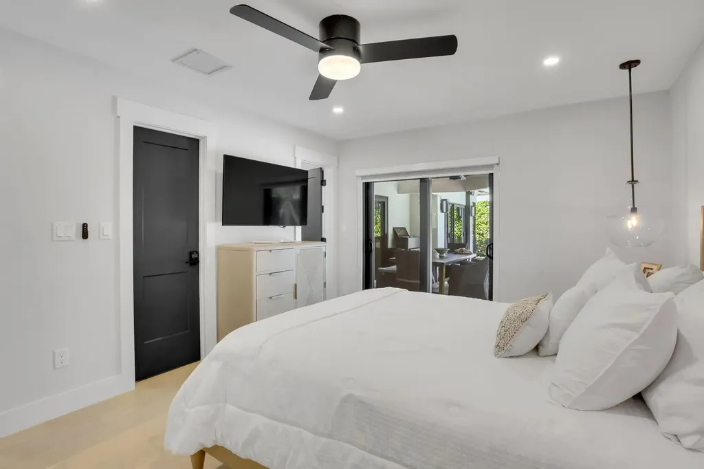 2520 SW 5th Street Boynton Beach FL 33435
