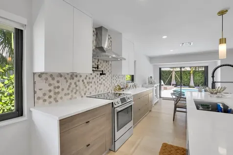 2520 SW 5th Street Boynton Beach FL 33435