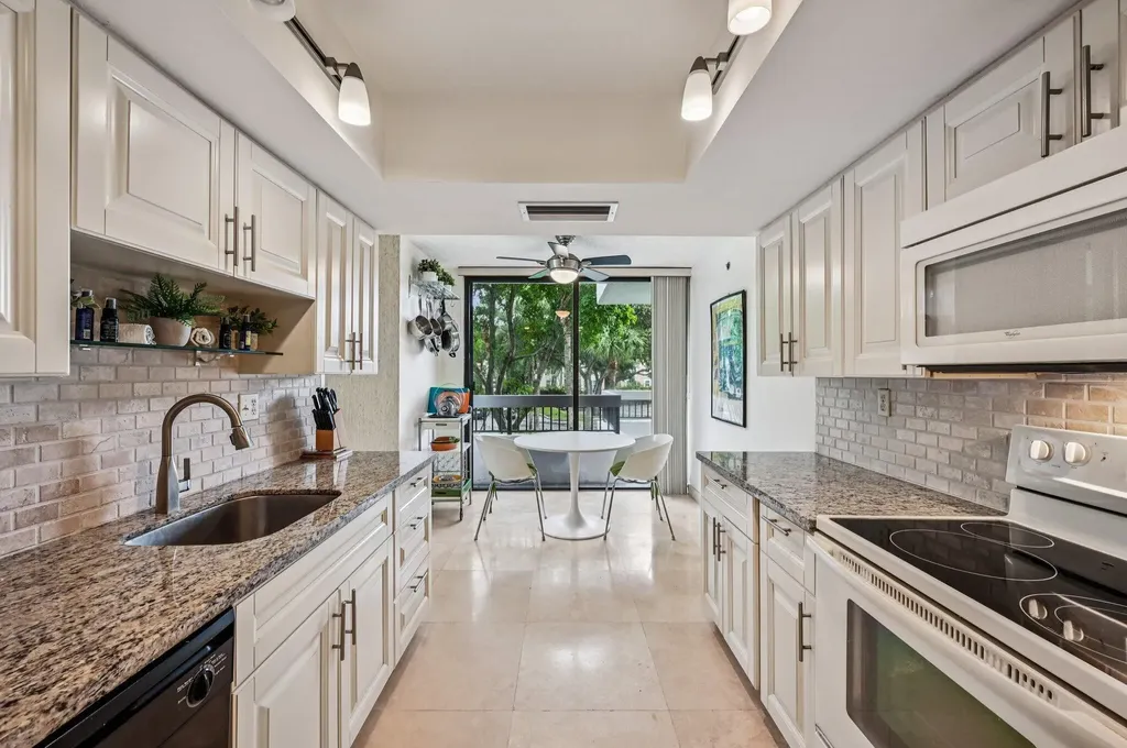23200 Camino Del Mar Boca Raton FL 33433