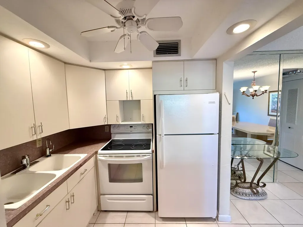 2009 Berkshire A Deerfield Beach FL 33442