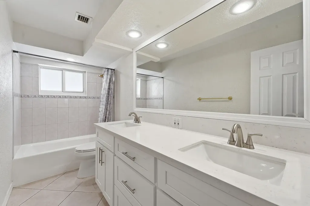 1641 NE 56th Court Fort Lauderdale FL 33334