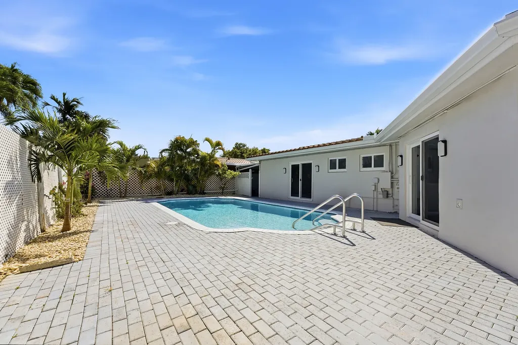 1641 NE 56th Court Fort Lauderdale FL 33334