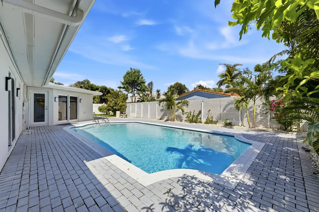 1641 NE 56th Court Fort Lauderdale FL 33334
