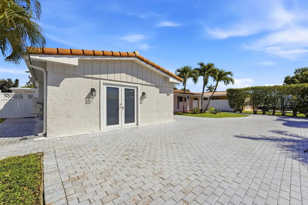 1641 NE 56th Court Fort Lauderdale FL 33334