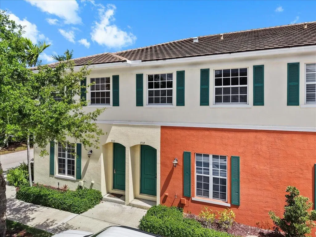 704 SW 2nd Avenue Pompano Beach FL 33060
