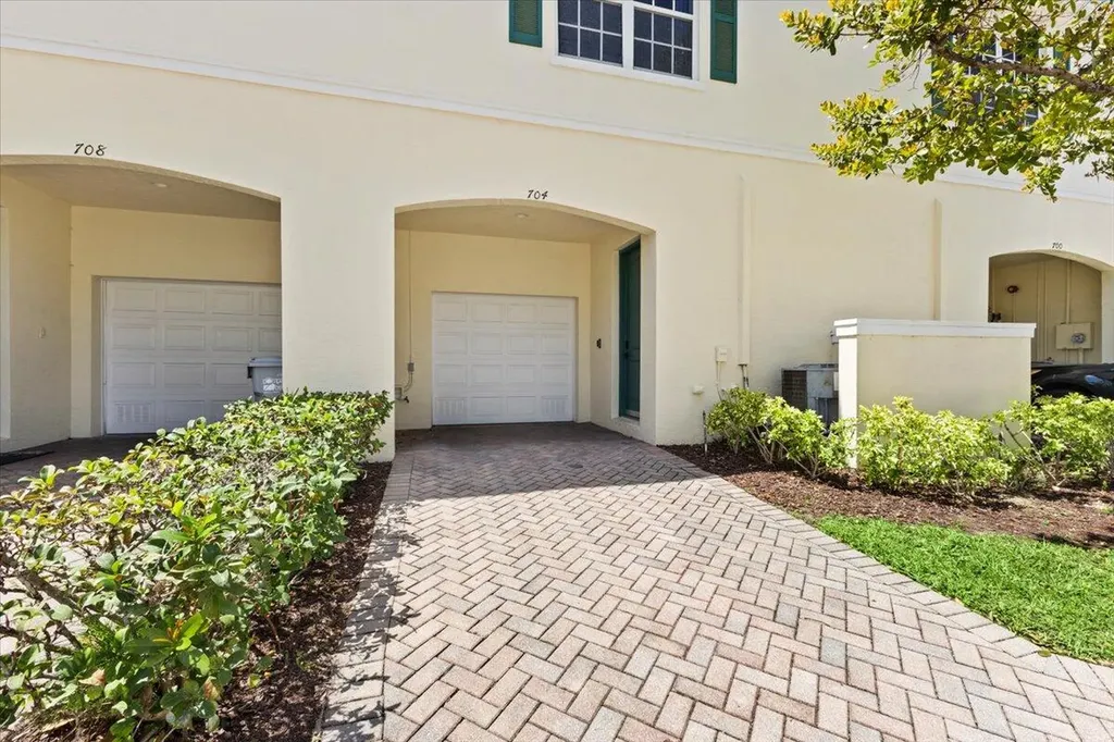 704 SW 2nd Avenue Pompano Beach FL 33060