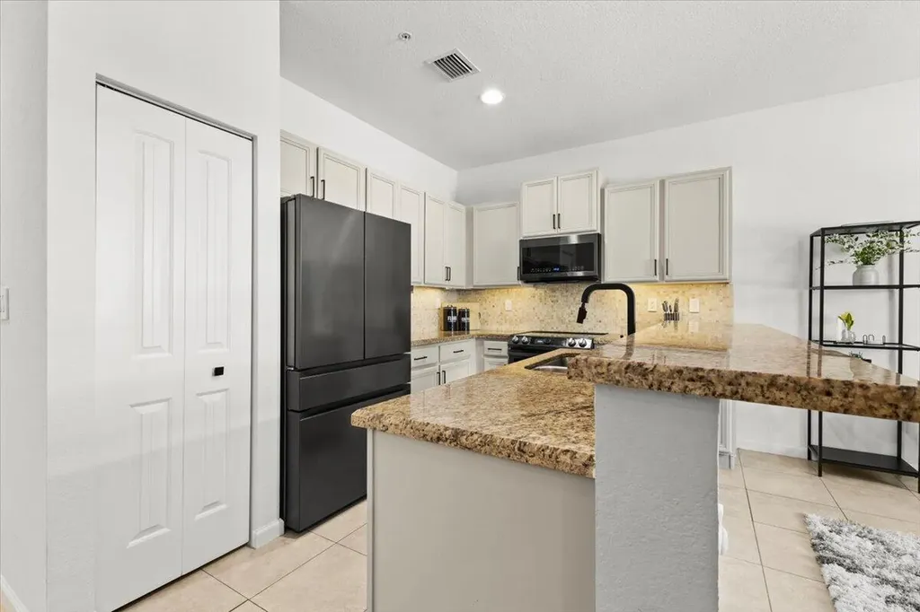 704 SW 2nd Avenue Pompano Beach FL 33060