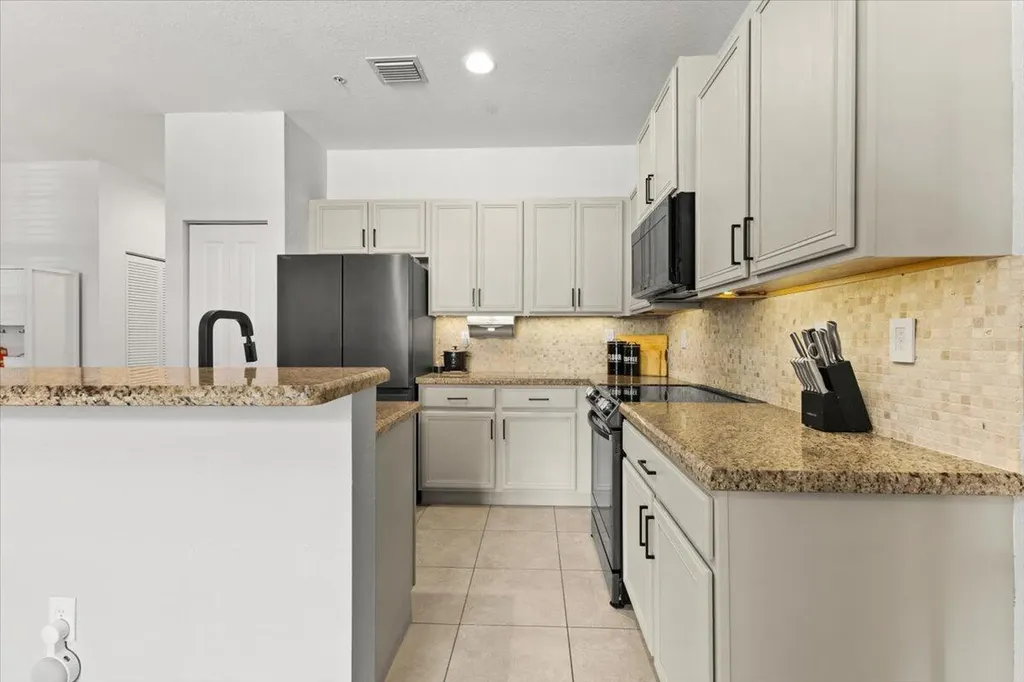 704 SW 2nd Avenue Pompano Beach FL 33060