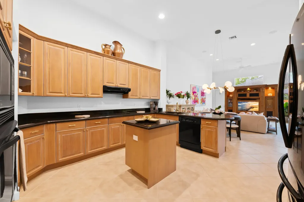 8019 S Savannah Circle Davie FL 33328
