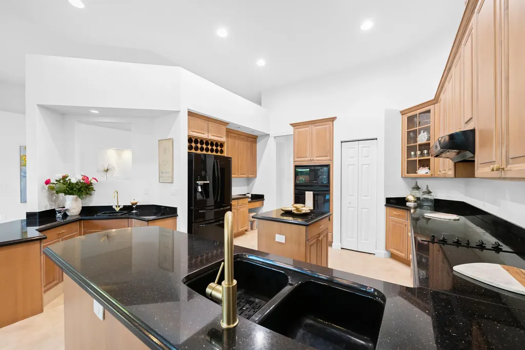 8019 S Savannah Circle Davie FL 33328