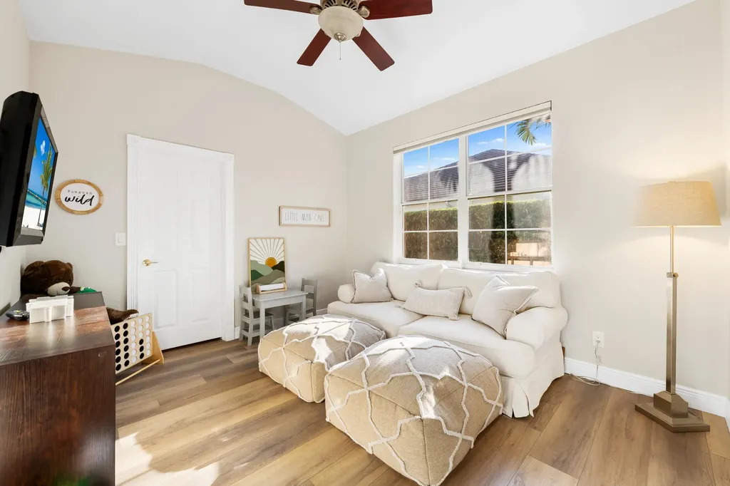 8019 S Savannah Circle Davie FL 33328