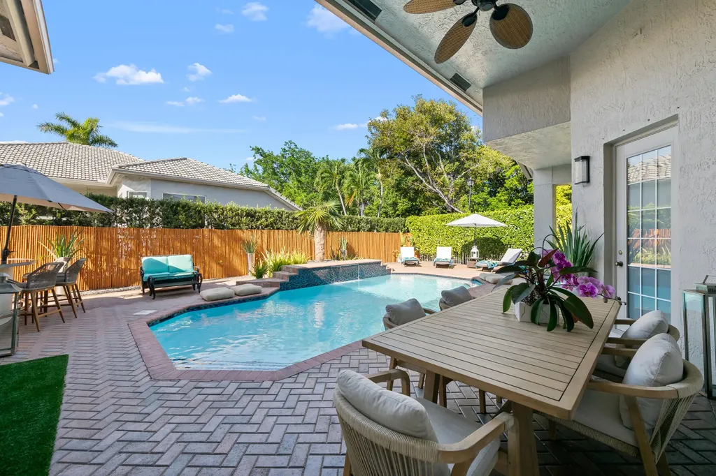 8019 S Savannah Circle Davie FL 33328