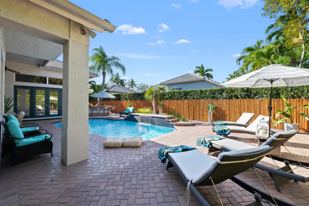 8019 S Savannah Circle Davie FL 33328