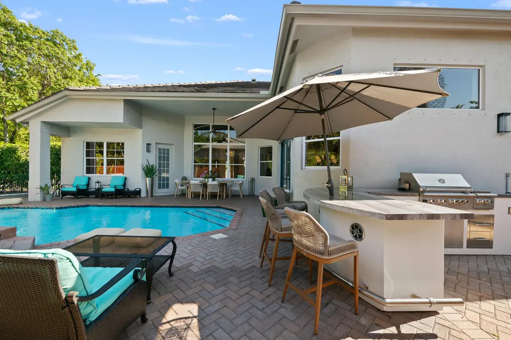 8019 S Savannah Circle Davie FL 33328