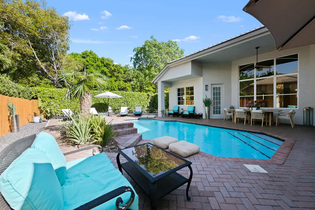 8019 S Savannah Circle Davie FL 33328