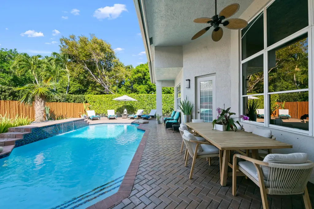 8019 S Savannah Circle Davie FL 33328