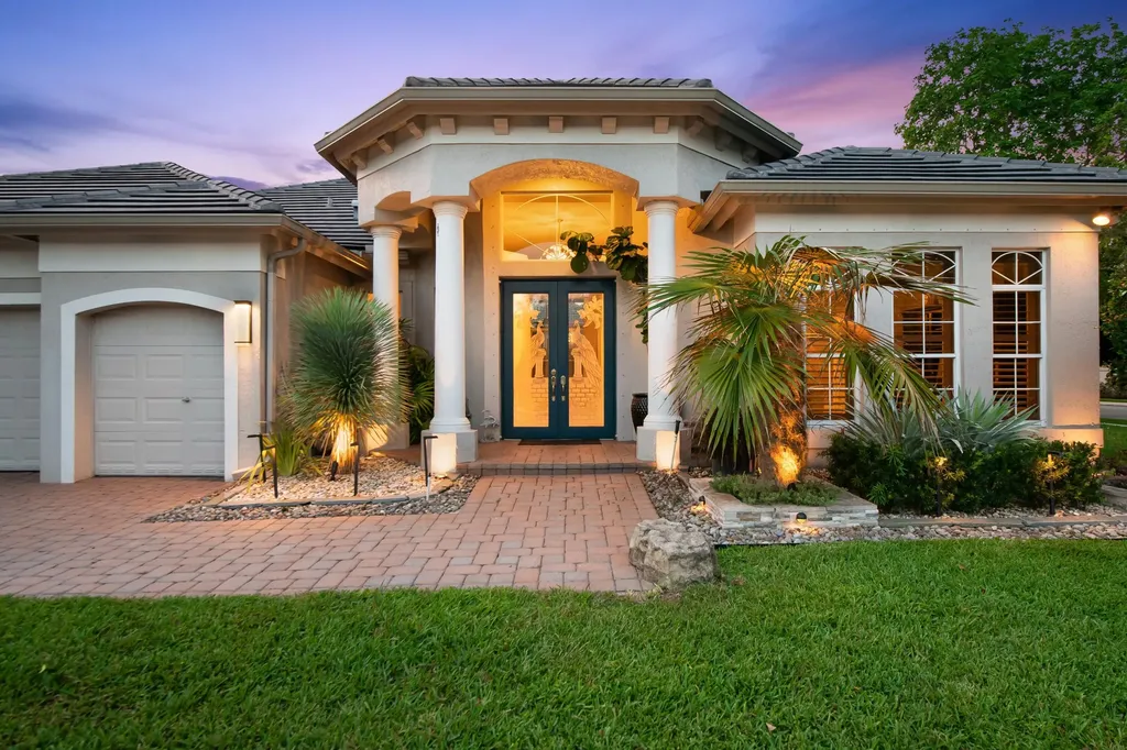8019 S Savannah Circle Davie FL 33328