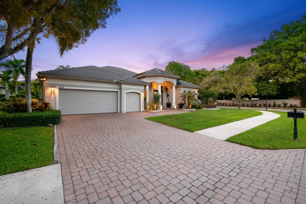 8019 S Savannah Circle Davie FL 33328